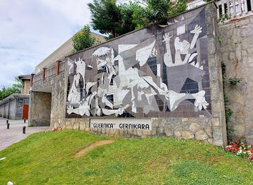 spain/basque-country/attraction/picassoren-guernica-horma-irudia