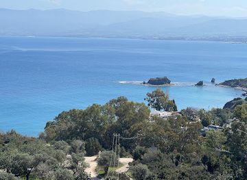 cyprus/akamas-peninsula/attraction/aphrodite-lava-stones