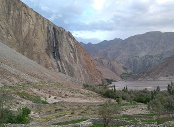 pakistan/baltistan/attraction/kharfaq-waterfall