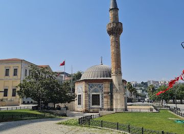 turkiye/izmir/buca/attraction/ataturk-konak-square