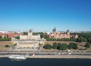 poland/szczecin-lagoon/attraction/szczecin-harbour