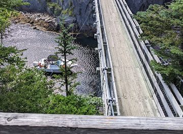 canada/avalon-peninsula/attraction/la-manche-provincial-park