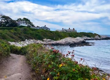 rhode-island/newport-county/attraction/cliff-walk-south-end