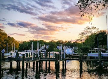 maryland/sandy-point-state-park/attraction/amos-garrett-waterfront-park