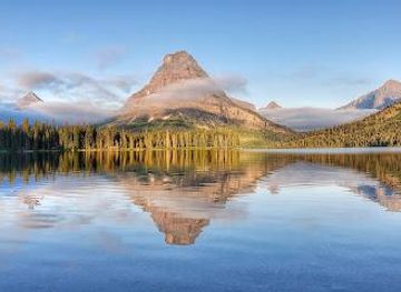 montana/glacier-national-park/attraction/two-medicine-lake