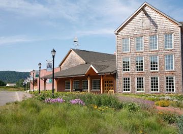 minnesota/mississippi-river/attraction/minnesota-marine-art-museum