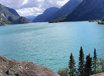 norway/trolltunga/attraction/norges-storste-stein