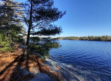 rhode-island/arcadia-management-area/attraction/narragansett-trail-trailhead