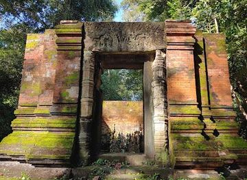 cambodia/siem-reap/attraction/prasat-rorng-ramong