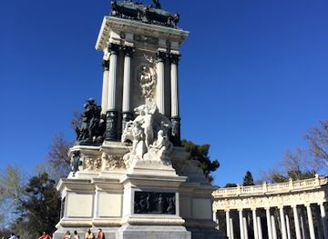 spain/madrid/salamanca/attraction/monument-to-alfonso-xii