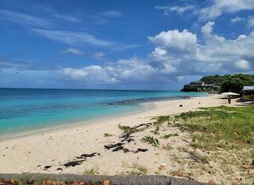 antigua-and-barbuda/jolly-harbour/attraction/darkwood-beach
