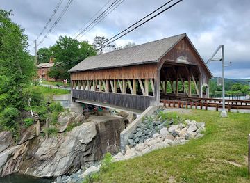 vermont/quechee-gorge/attraction/quechee-covered-bridge