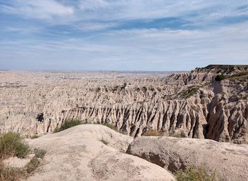 south-dakota/badlands/attraction/red-shirt-table-overlook