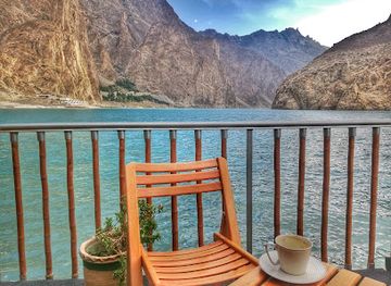 pakistan/hunza-valley/attraction/dolphin-floating-resort