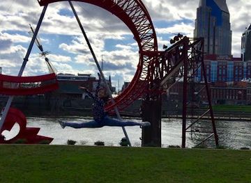 tennessee/nashville/attraction/john-seigenthaler-pedestrian-bridge