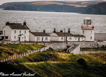 ireland/county-cork/attraction/roche-s-point-lighthouse
