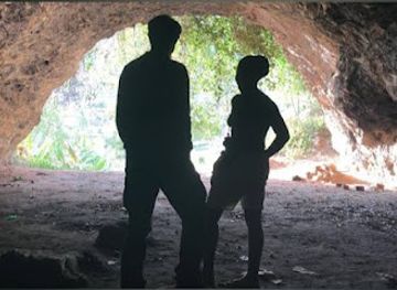 uganda/bwindi-impenetrable-national-park/attraction/nyakagyera-cave
