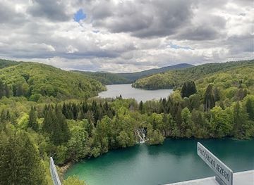 croatia/plitvice-lakes-national-park/attraction/vidikovac-tomicevo-pogledalo