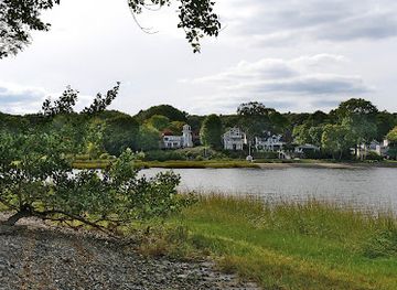 rhode-island/east-greenwich/attraction/chepiwanoxet-point