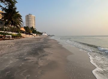 thailand/hua-hin/cicada-market/attraction/hua-hin-beach