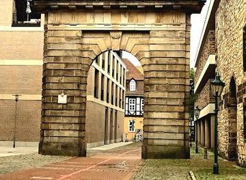 germany/hannover/attraction/tor-des-marschalls-marstalltor