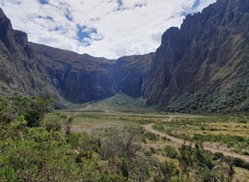 peru/lares-trek/attraction/pampa-de-occoruruyoc