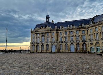 france/aquitaine/attraction/place-de-la-bourse