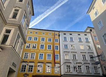 austria/salzburg/attraction/mozart-s-birthplace