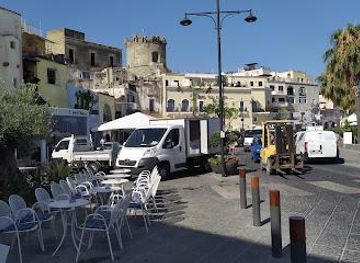 italy/herculaneum/attraction/forio-spiaggia-di-cava-dell-isola