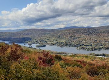 massachusetts/mohawk-trail-state-forest/attraction/the-cobbles