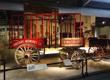 wisconsin/eastern-ridges-and-lowlands/attraction/wesley-w-jung-carriage-museum