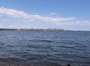 canada/golden-horseshoe/attraction/the-love-sign-at-humber-bay-shores-park