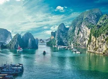 vietnam/ha-long/attraction/cong-ty-du-lich-vinh-ha-long