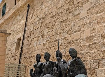 malta/marsamxett-harbour/attraction/statua-dei-cavalieri-dell-ordine-di-malta