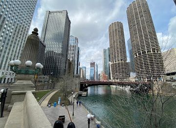 illinois/chicagoland/attraction/chicago-gangsters-and-ghosts-tours