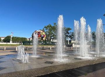 france/lyon/attraction/fontaine-de-place-antonin-poncet