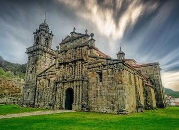 portugal/ponte-de-lima/attraction/igrexa-de-santa-maria-a-real-de-entrimo