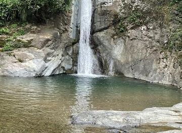 puerto-rico/guanica/attraction/el-salto-collores-waterfall