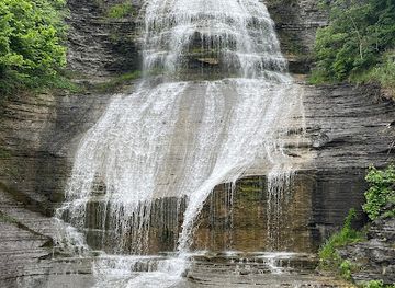 new-york/watkins-glen/attraction/shequaga-falls-park
