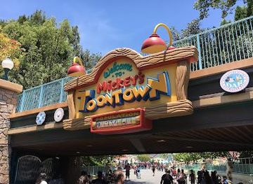 california/costa-mesa/attraction/mickey-s-toontown