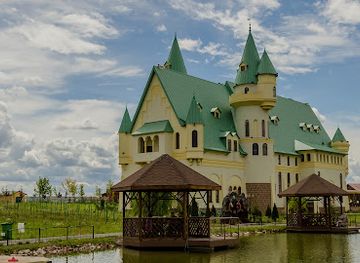 ukraine/kyiv-reservoir/attraction/xii-misyatsiv