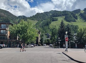 colorado/aspen/attraction/aspen-downtown