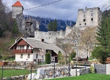 slovenia/kamnik/attraction/grad-kamen