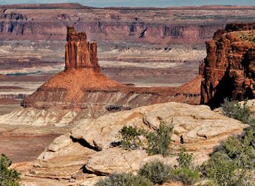 utah/canyonlands-national-park/attraction/candlestick-tower-overlook