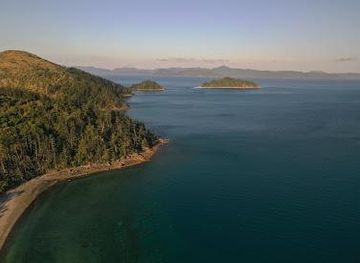 australia/the-whitsundays/attraction/south-molle-island