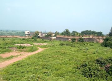 india/northern-plains/attraction/ballarshah-fort