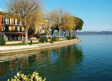 italy/assisi/attraction/passignano-sul-trasimeno