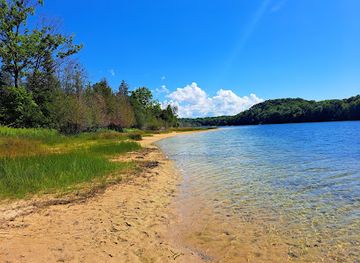 michigan/sleeping-bear-dunes-national-lakeshore/attraction/north-bar-lake