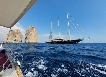 italy/sorrento/attraction/waves-of-capri