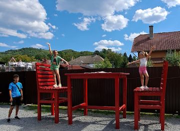 romania/harghita/attraction/casa-rasturnata